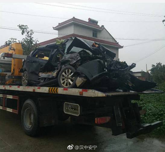 汉中车祸实时报道